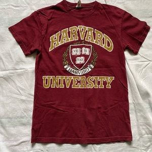 Harvard University red college t shirt mens small